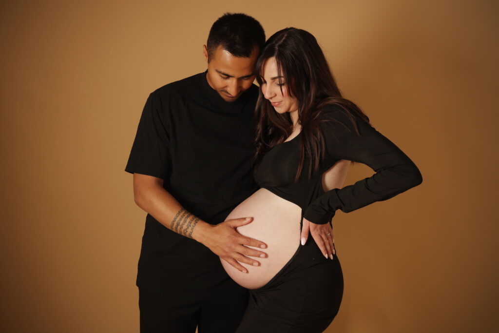 seance couple de grossesse en studio a montelimar
