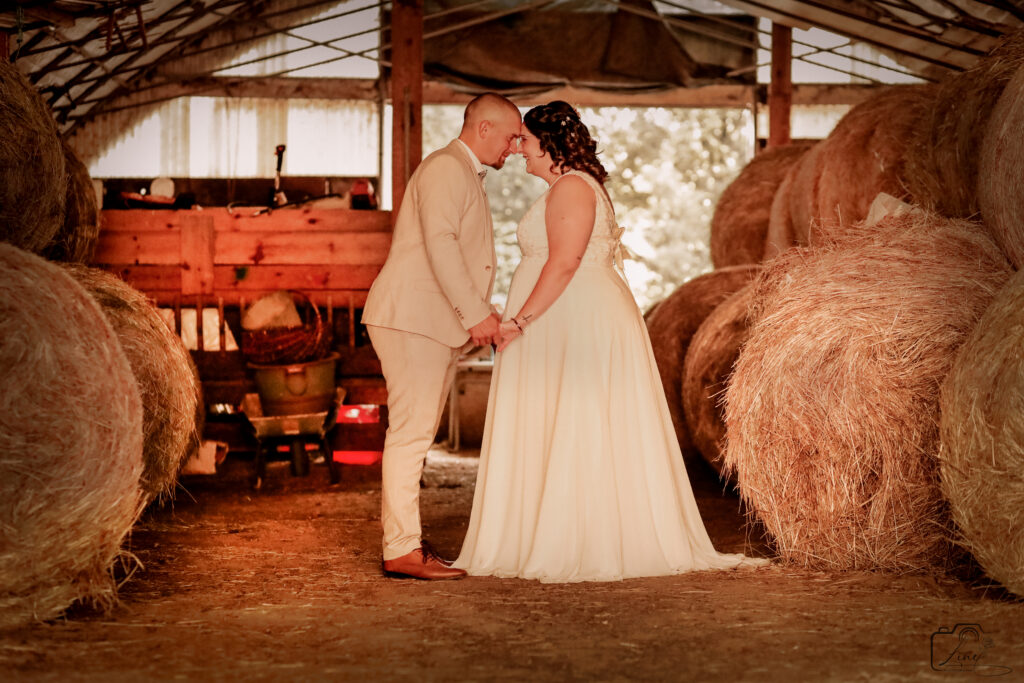 👉 Photographe de mariage en Ardèche et Drôme, j’ai capturé le mariage de Manon & Mathieu à Privas en août, avec une baby shower inoubliable.
